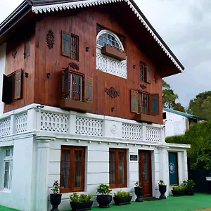 بيت ضيافة The Golf Green City Bungalow, نوفارا إيلِيا